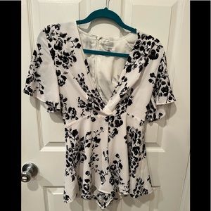 LUCCA Womens Romper White With Black Floral V Neck Short Sleeve Size Small.
